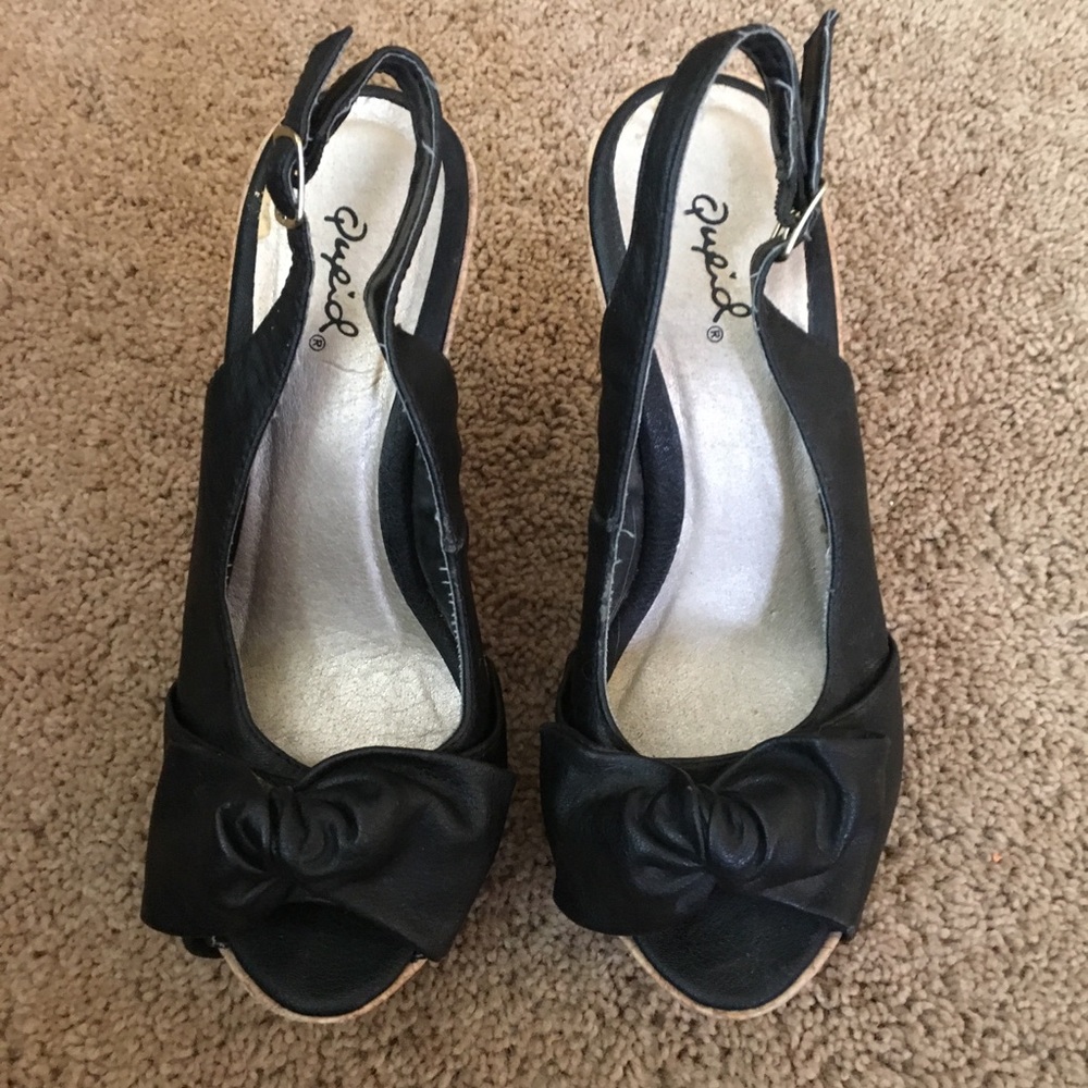 Black sandals with Bow